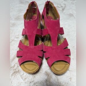 Softspots Women's Magenta Suede Sandals 11W NIB
